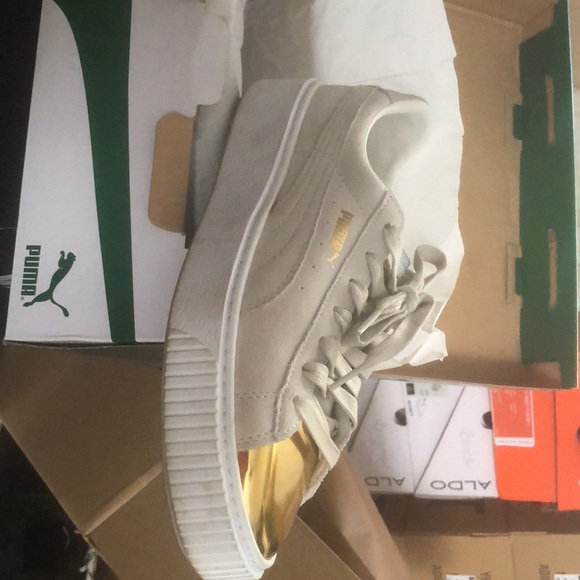 Puma Gold Star Gym Shoes - Picture 2 of 2